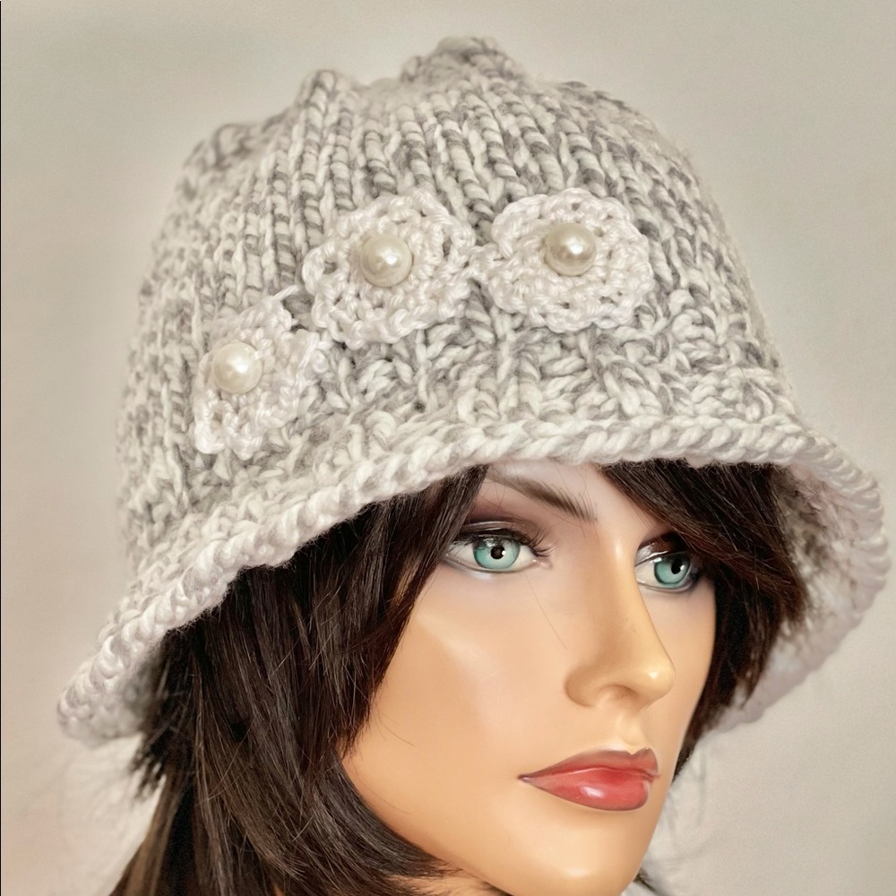 Hand Knits 2 Love Hat Brim Beanie Cap Bucket Pearls Flowers Designer Fashion